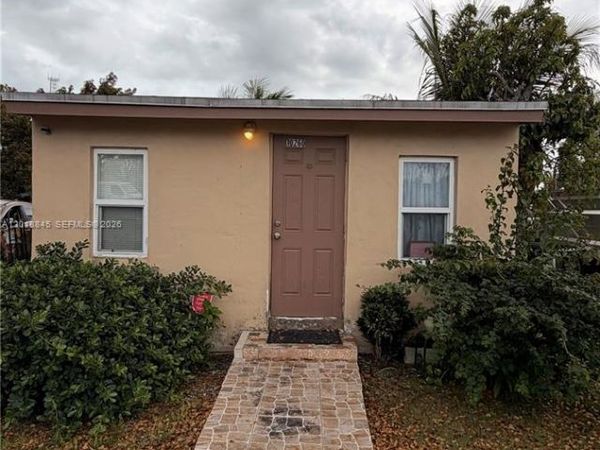 10260 SW 182nd St , Miami, FL 33157