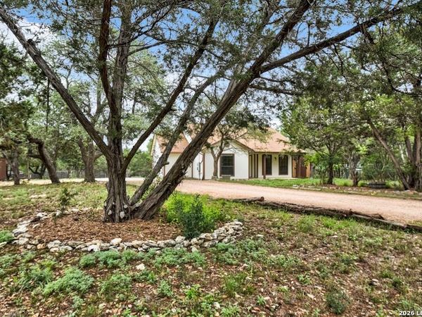 1211 SPRUCE LN, Fischer, TX 78623