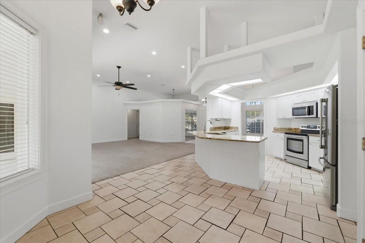 5628 Woodwind Hills Drive , Lakeland, FL 33812 Photo
