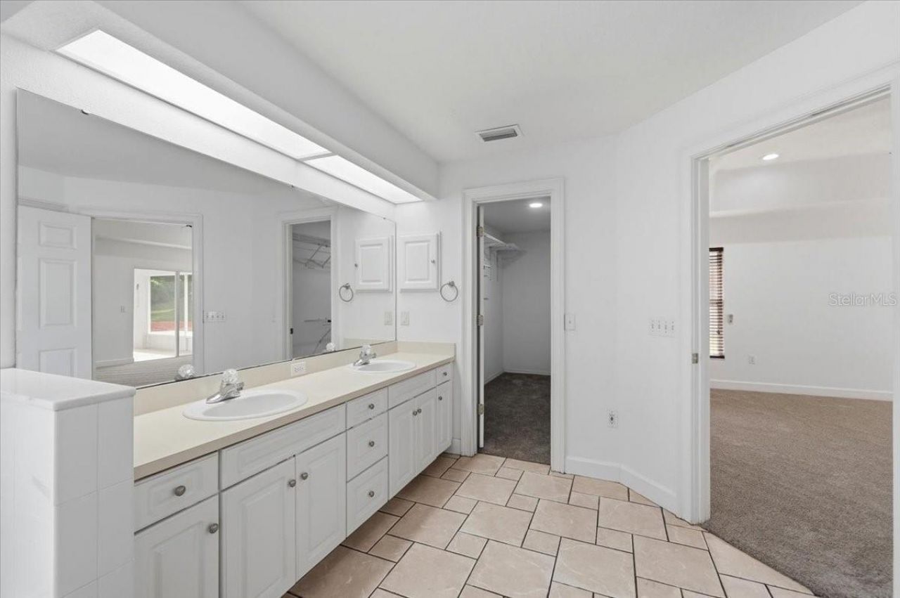 5628 Woodwind Hills Drive , Lakeland, FL 33812 Photo