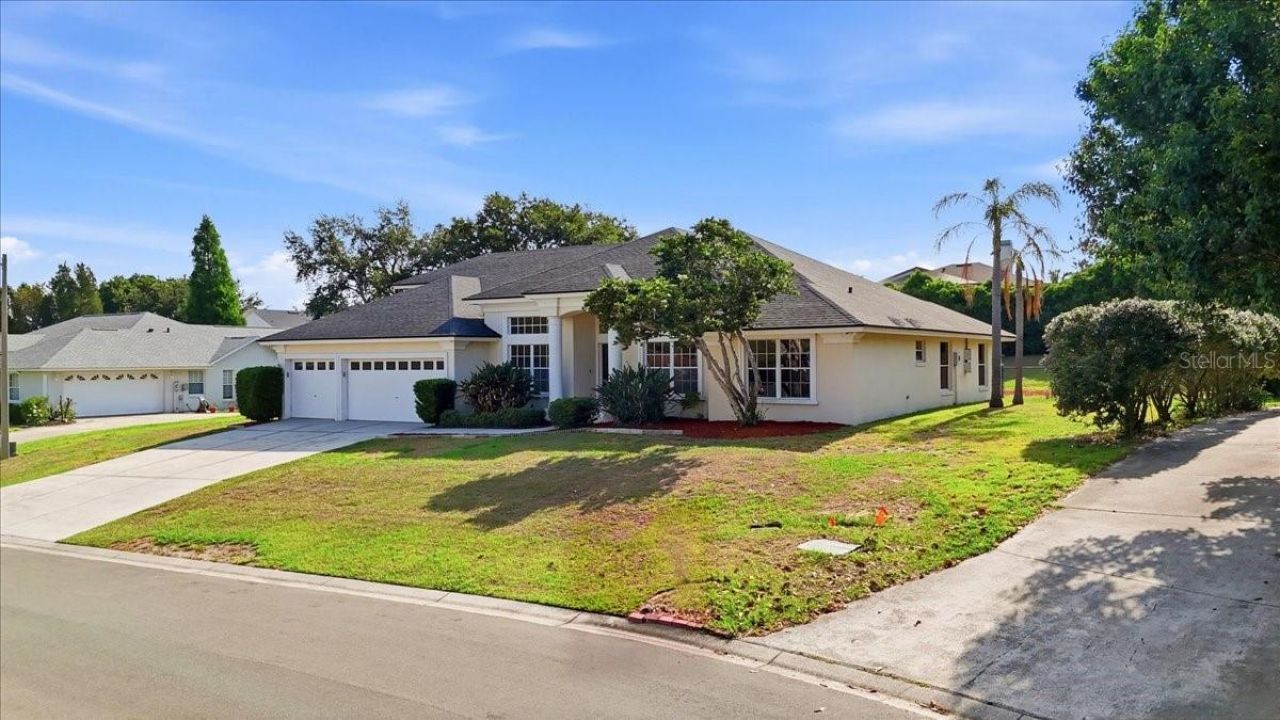 5628 Woodwind Hills Drive , Lakeland, FL 33812 Photo