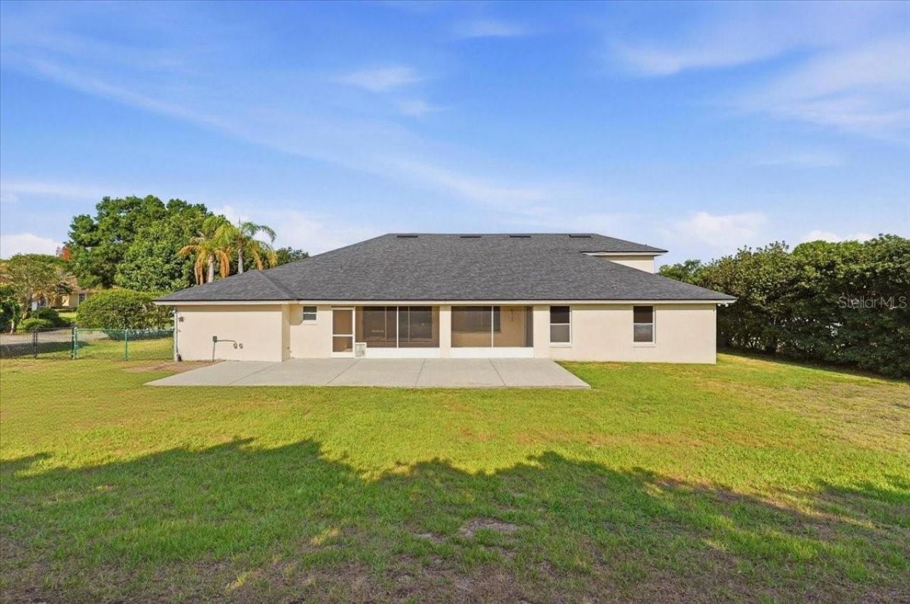 5628 Woodwind Hills Drive , Lakeland, FL 33812 Photo