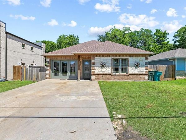 303 E Brockett Street , Sherman, TX 75090