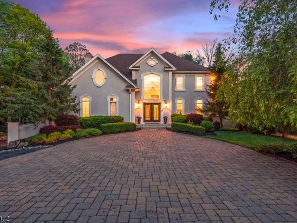 2 Manor Dr, Sparta, NJ 07871