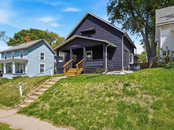 812 Church St, Iowa City, IA 52245