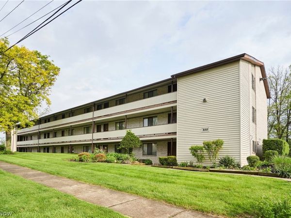 888 Rosamond Avenue, Akron, OH 44307