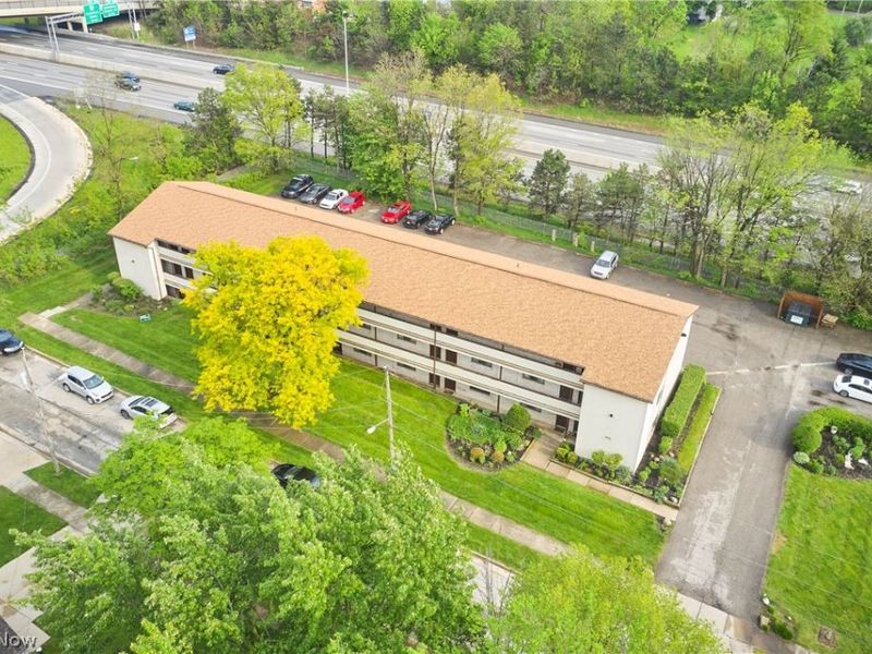 888 Rosamond Avenue, Akron, OH 44307 Photo 5