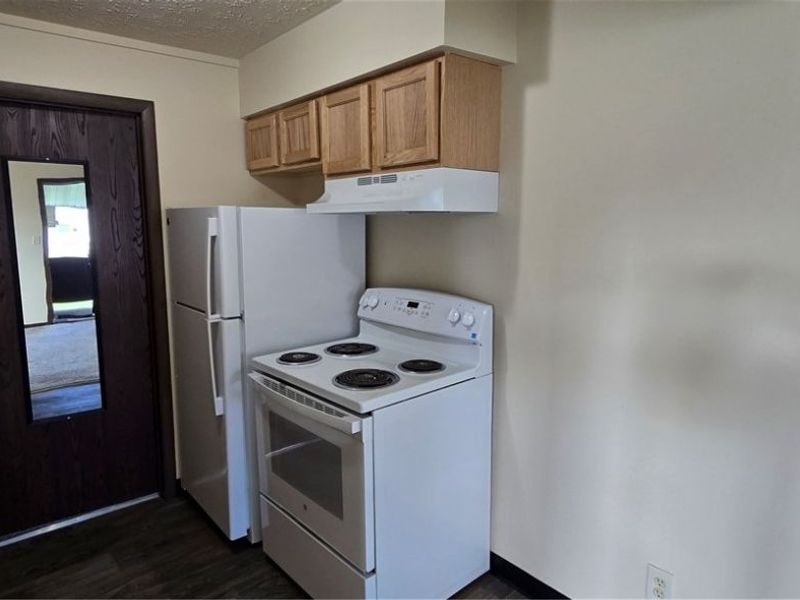888 Rosamond Avenue, Akron, OH 44307 Photo 8