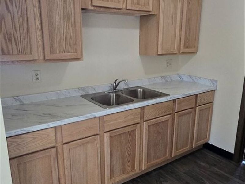 888 Rosamond Avenue, Akron, OH 44307 Photo 9
