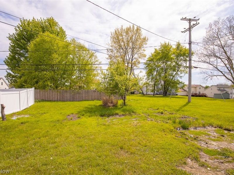 25046 Buckthorn Road, Bedford Heights, OH 44146 Photo 25