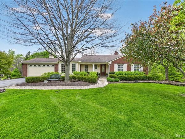 13960 Ridgewood Drive, Plymouth Twp, MI 48170