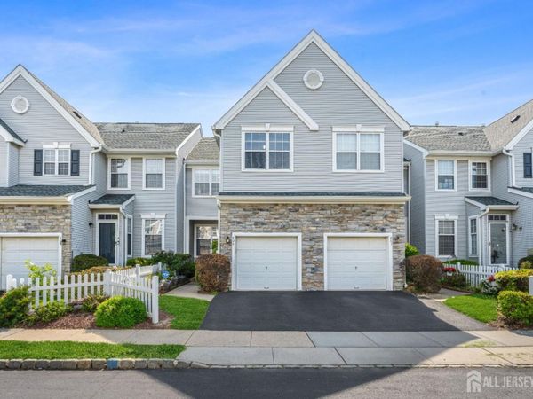 804 Dahlia Circle, Dayton, NJ 08810