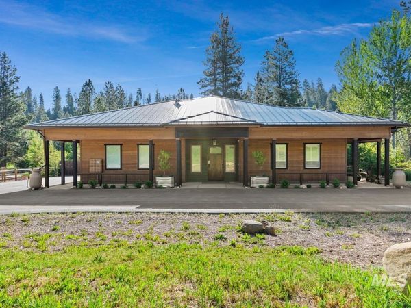 22 Creekside Ct, Garden Valley, ID 83622