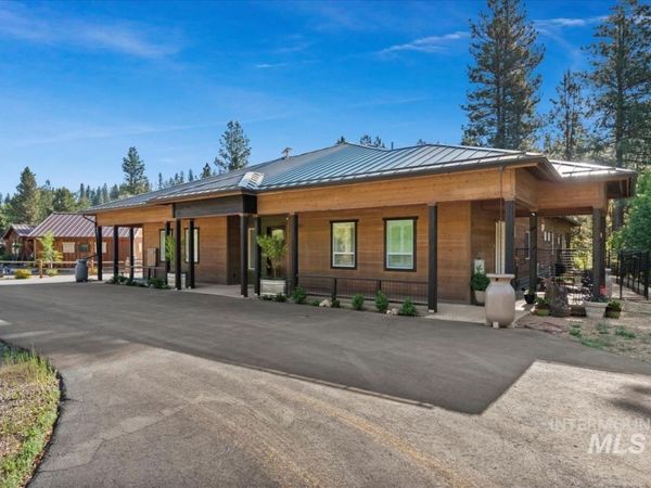 22 Creekside Ct, Garden Valley, ID 83622