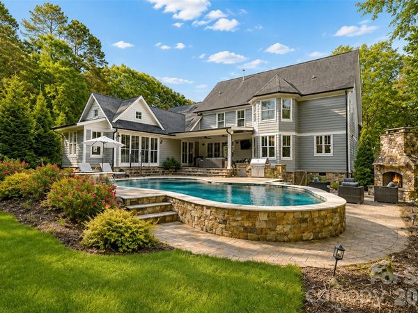 18616 Maplecroft Lake Lane, Davidson, NC 28036