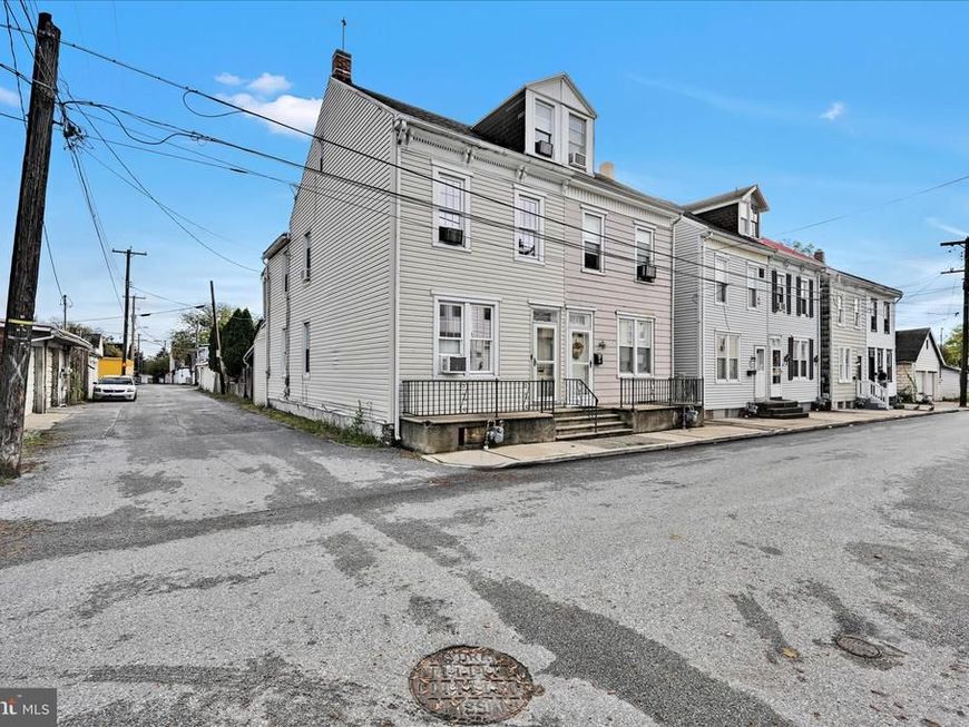 131 N Cedar Street, York, PA 17401 Main Photo