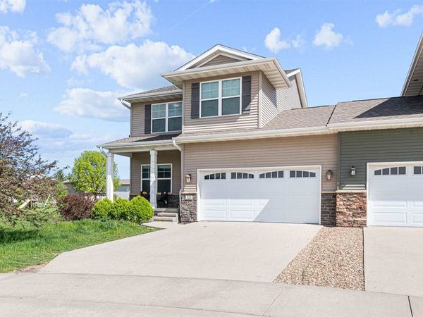 323 Sunset Pl, North Liberty, IA 52317