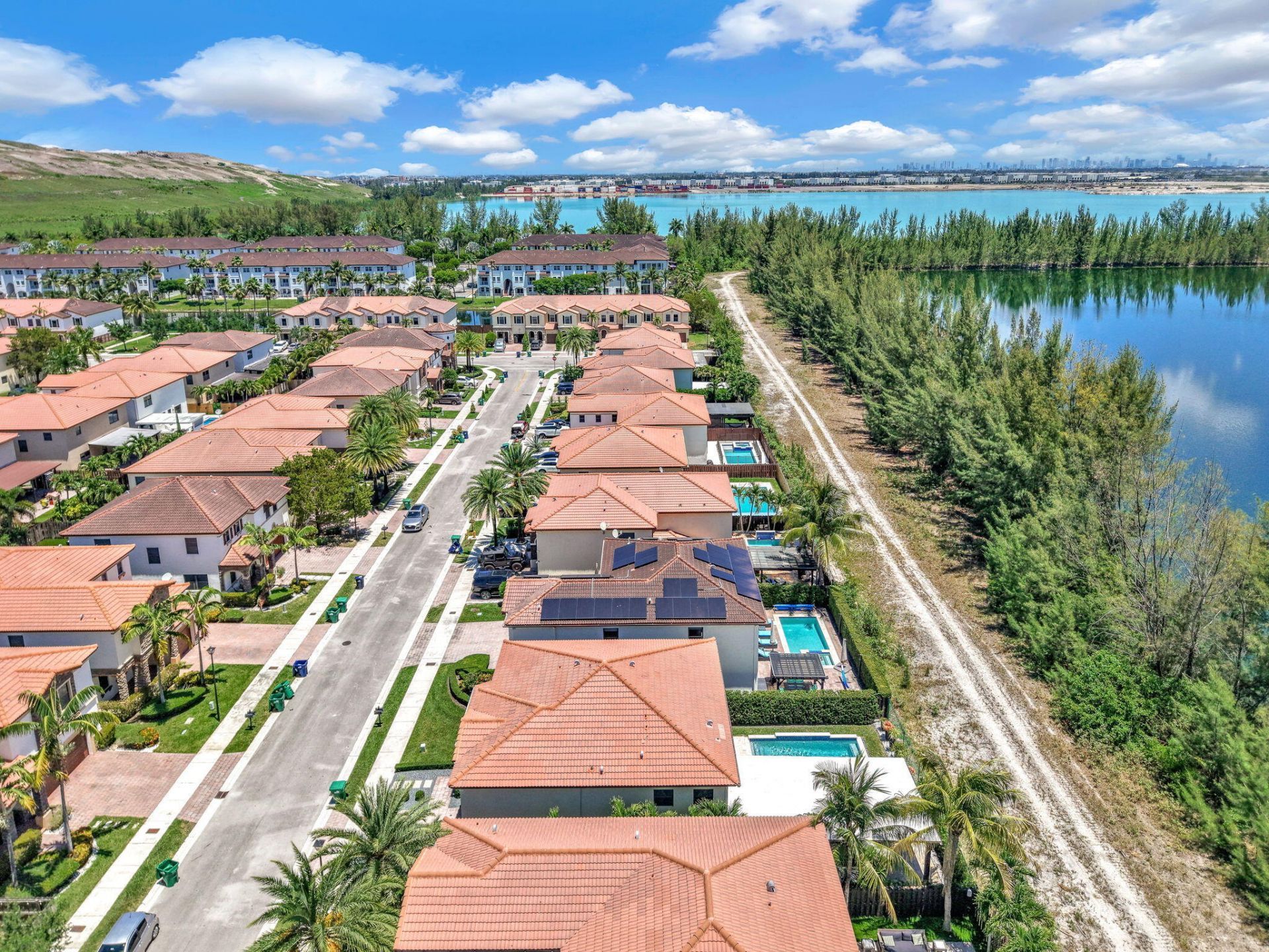 9860 NW 86th Terrace, Doral, FL 33178 Photo