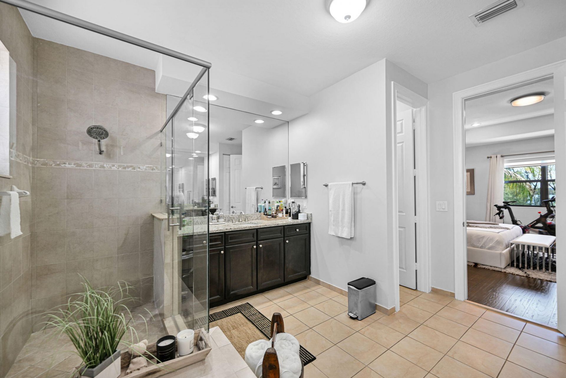 9860 NW 86th Terrace, Doral, FL 33178 Photo