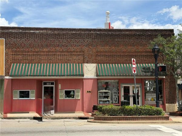 114 Peterson Avenue S, Douglas, GA 31533