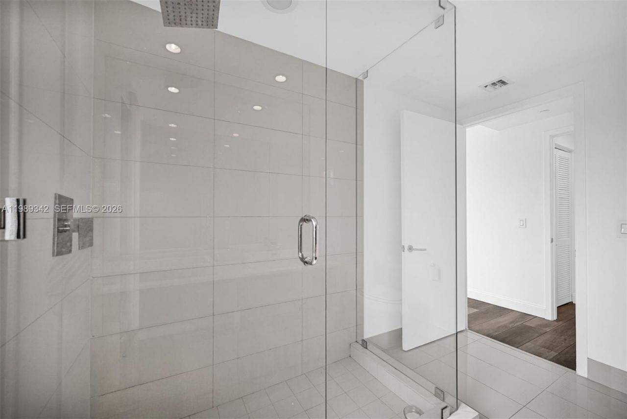 460 NE 28th St, Unit 601, Miami, FL 33137 Photo