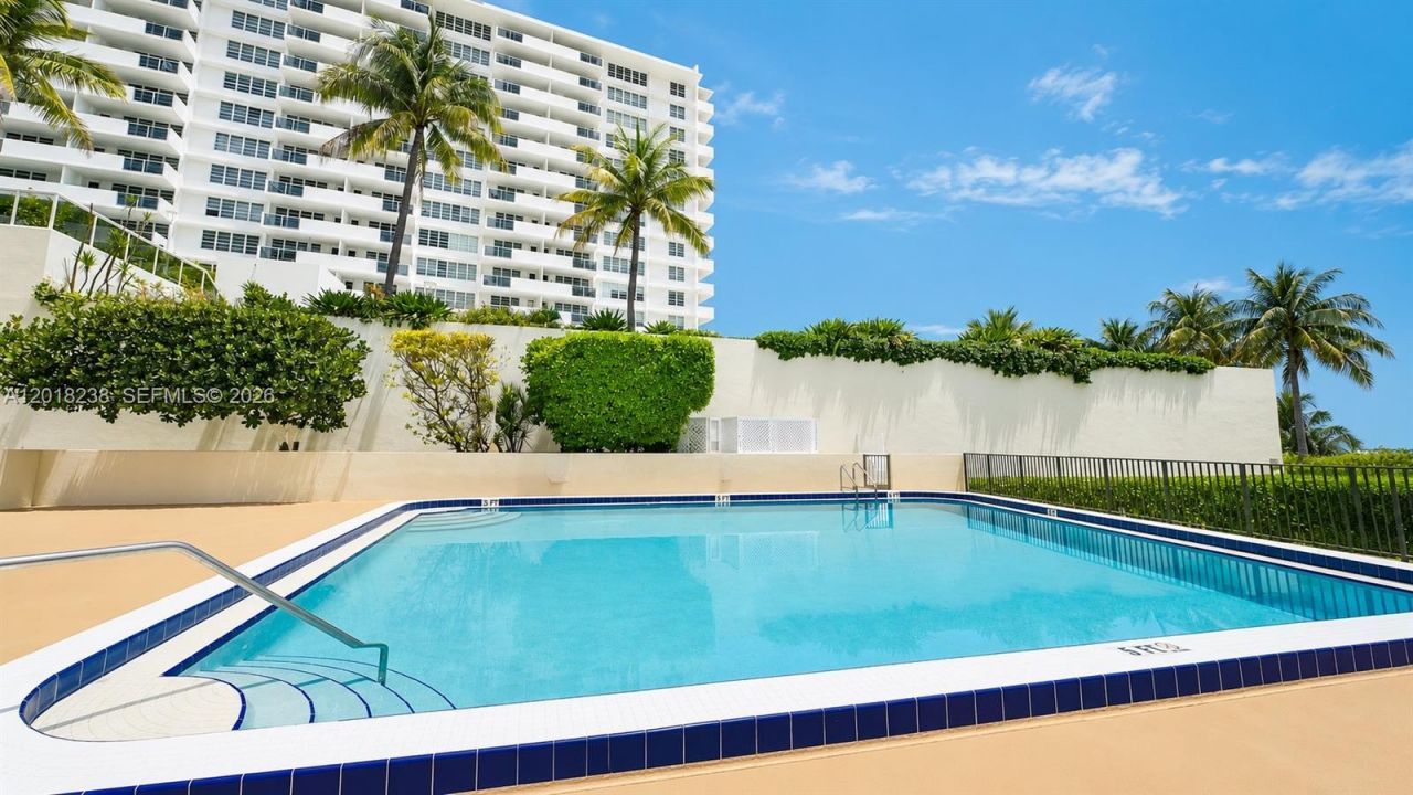 1621 Collins Ave, Unit 310, Miami Beach, FL 33139 Photo