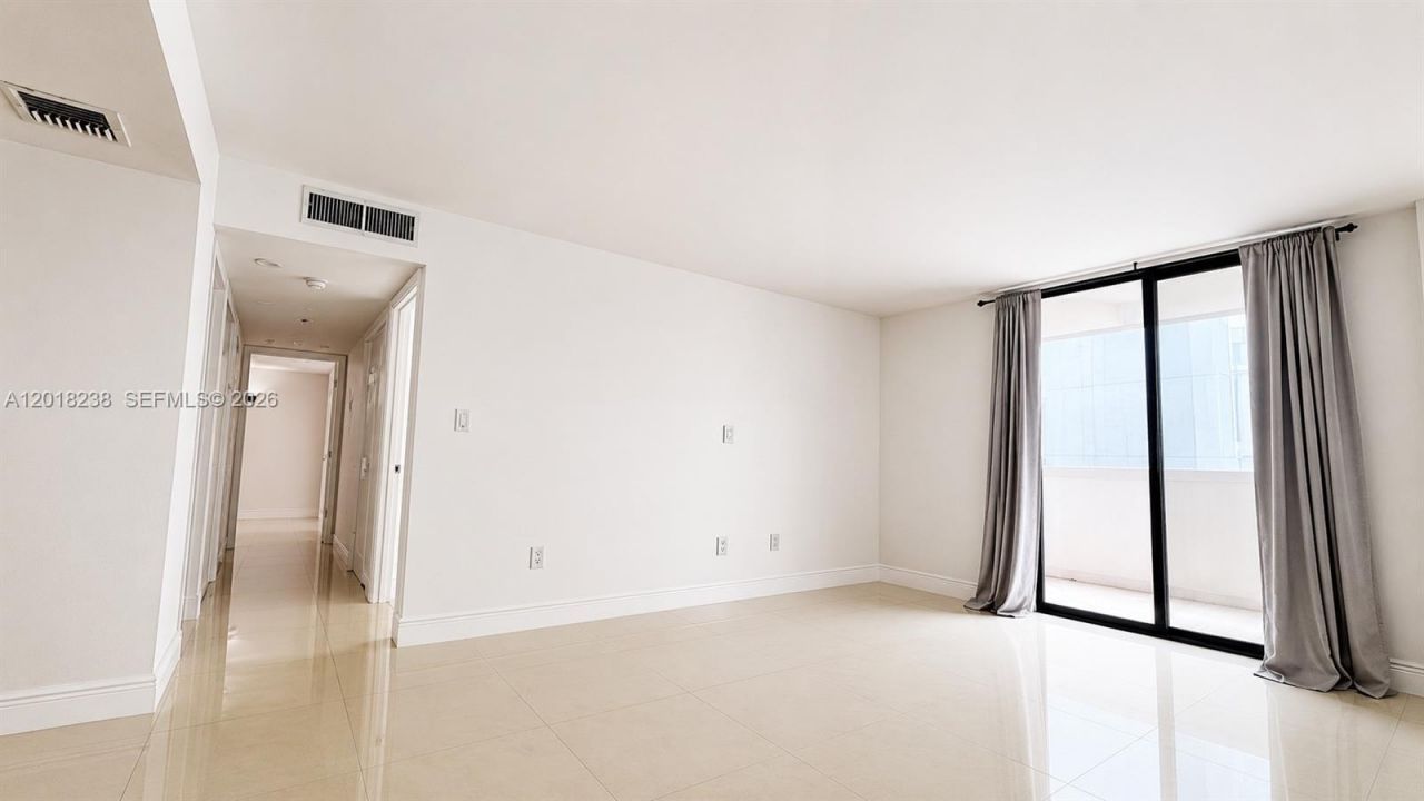 1621 Collins Ave, Unit 310, Miami Beach, FL 33139 Photo