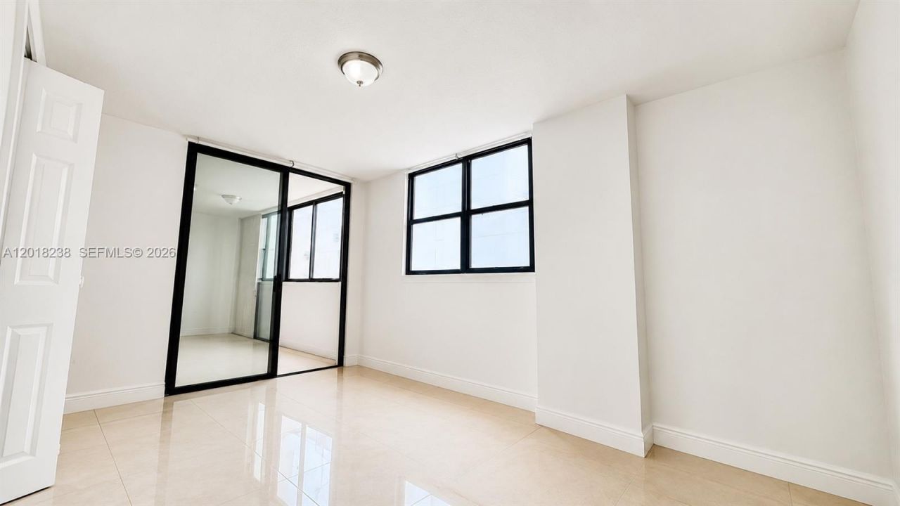 1621 Collins Ave, Unit 310, Miami Beach, FL 33139 Photo