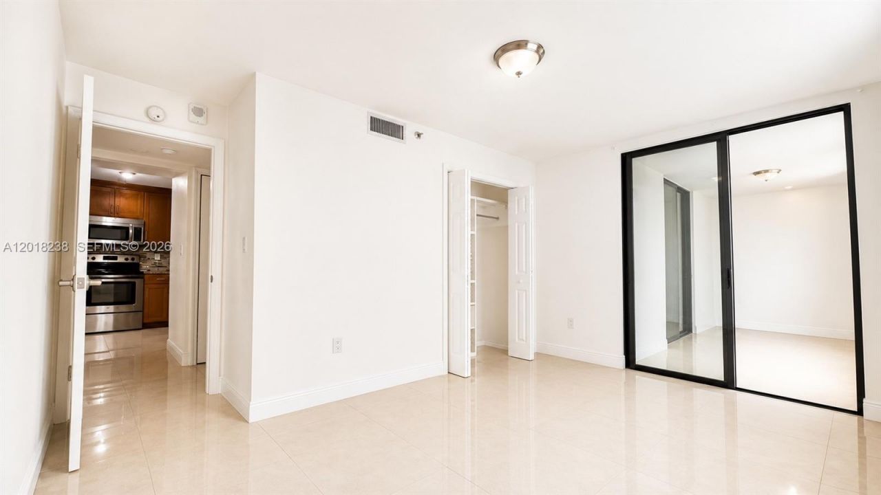 1621 Collins Ave, Unit 310, Miami Beach, FL 33139 Photo