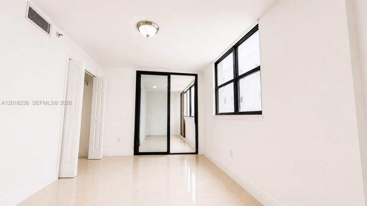 1621 Collins Ave, Unit 310, Miami Beach, FL 33139 Photo