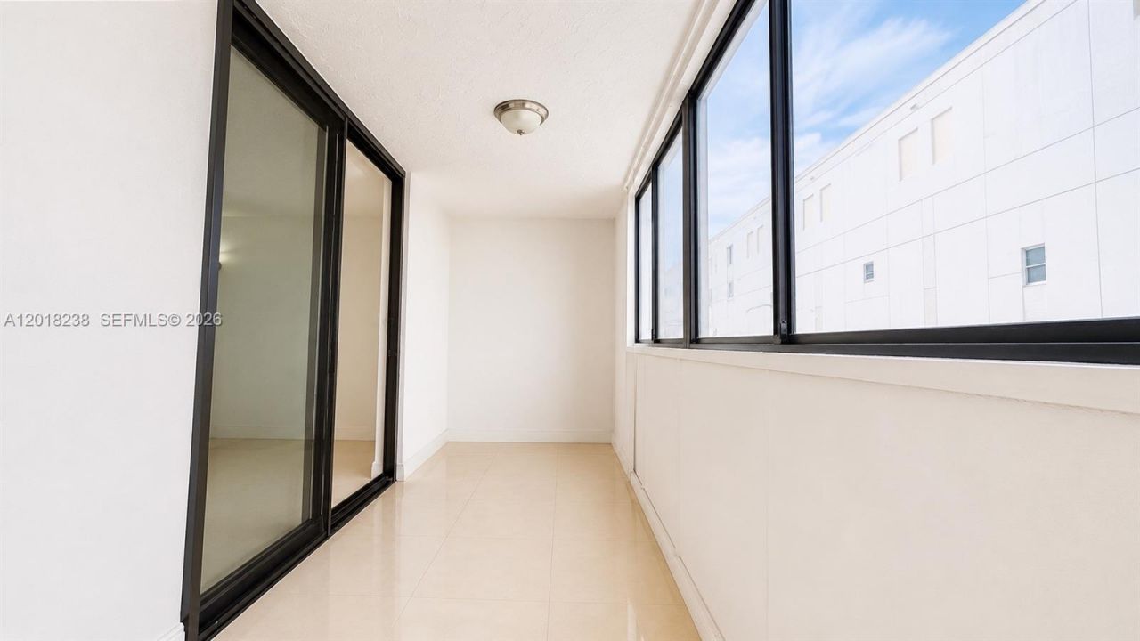 1621 Collins Ave, Unit 310, Miami Beach, FL 33139 Photo