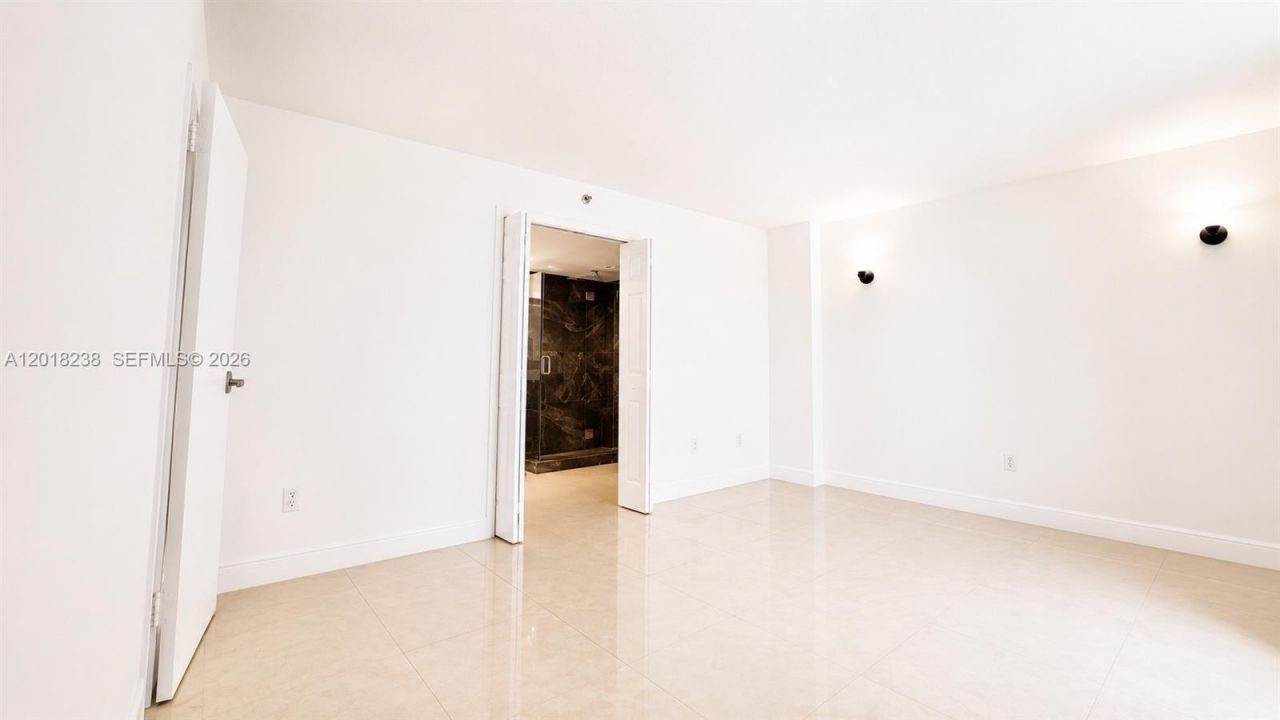 1621 Collins Ave, Unit 310, Miami Beach, FL 33139 Photo
