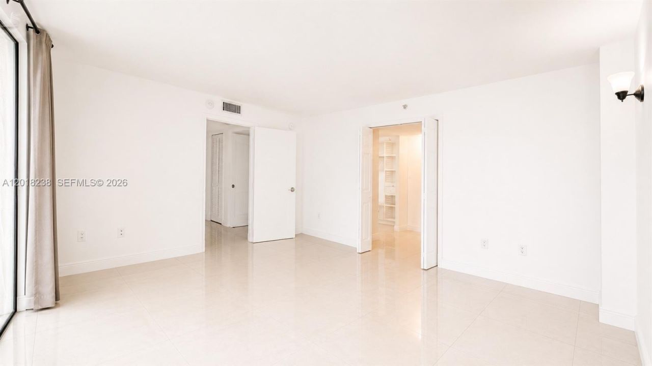 1621 Collins Ave, Unit 310, Miami Beach, FL 33139 Photo