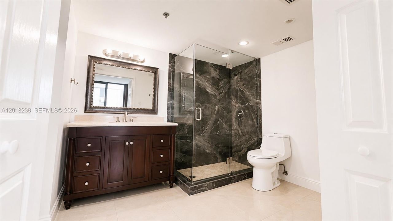 1621 Collins Ave, Unit 310, Miami Beach, FL 33139 Photo