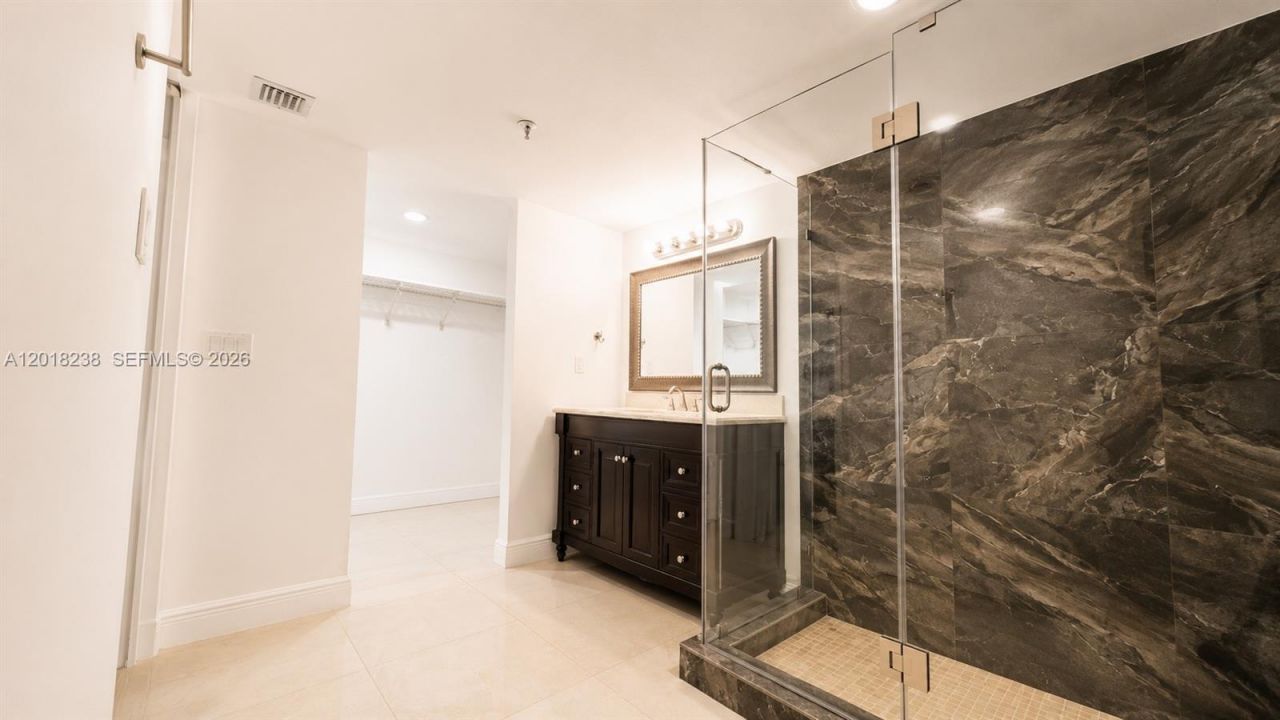 1621 Collins Ave, Unit 310, Miami Beach, FL 33139 Photo