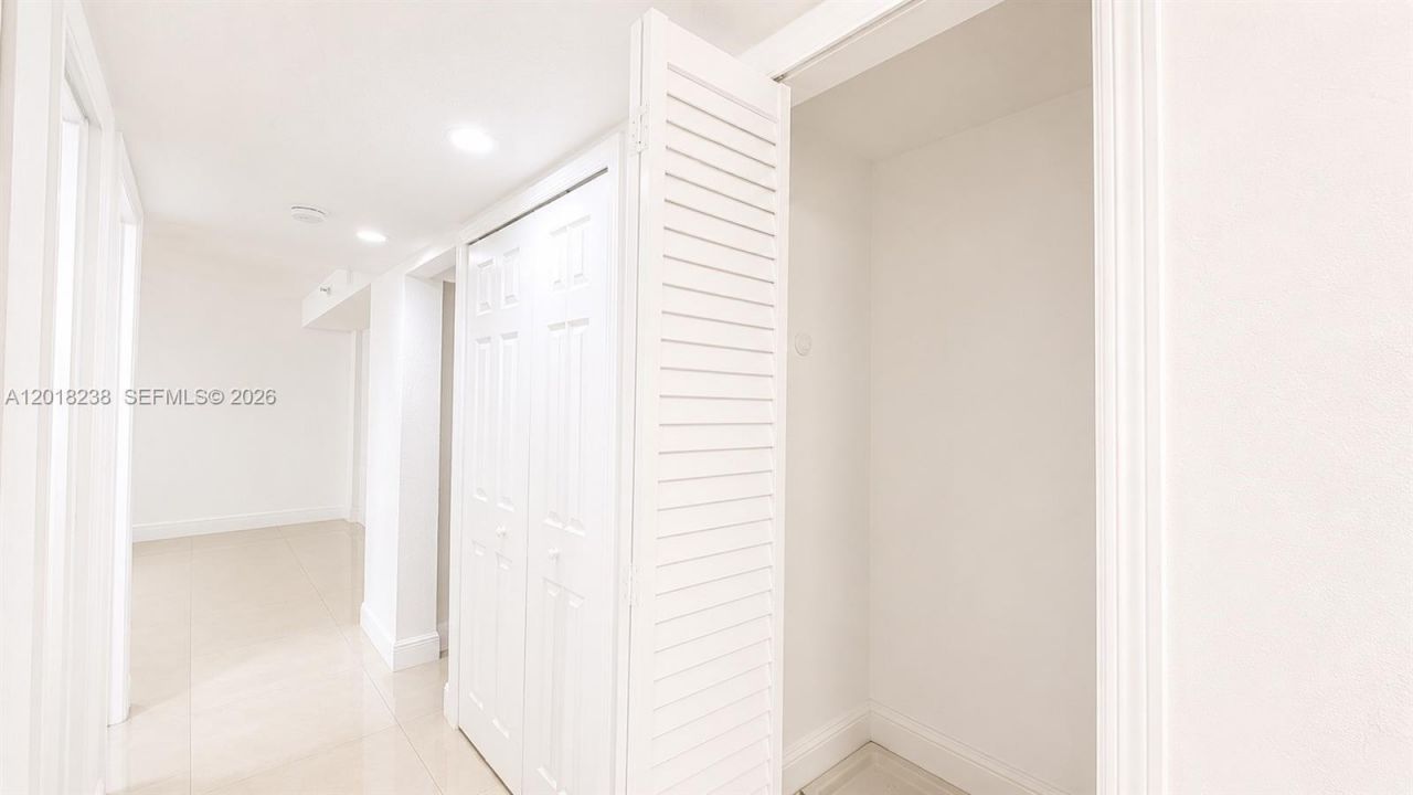 1621 Collins Ave, Unit 310, Miami Beach, FL 33139 Photo