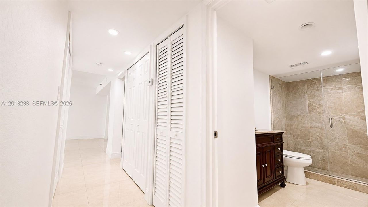 1621 Collins Ave, Unit 310, Miami Beach, FL 33139 Photo