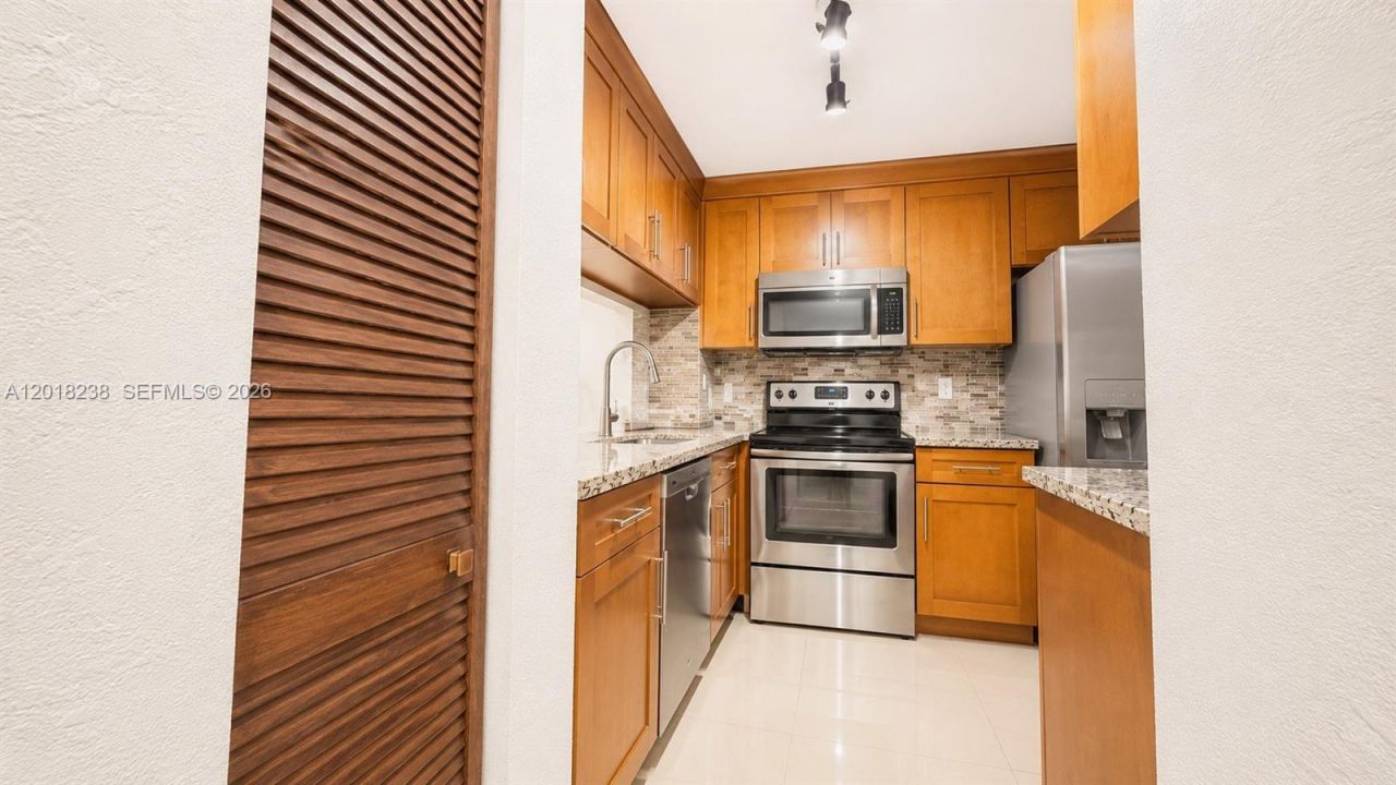 1621 Collins Ave, Unit 310, Miami Beach, FL 33139 Photo