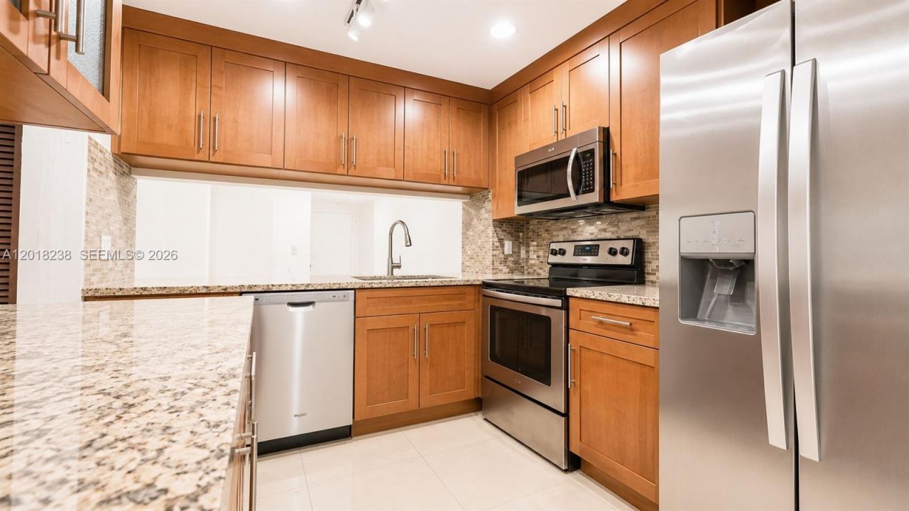 1621 Collins Ave, Unit 310, Miami Beach, FL 33139 Photo