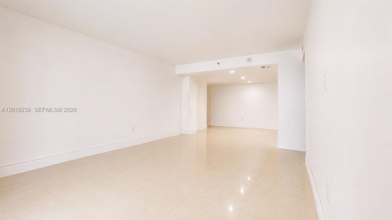 1621 Collins Ave, Unit 310, Miami Beach, FL 33139 Photo