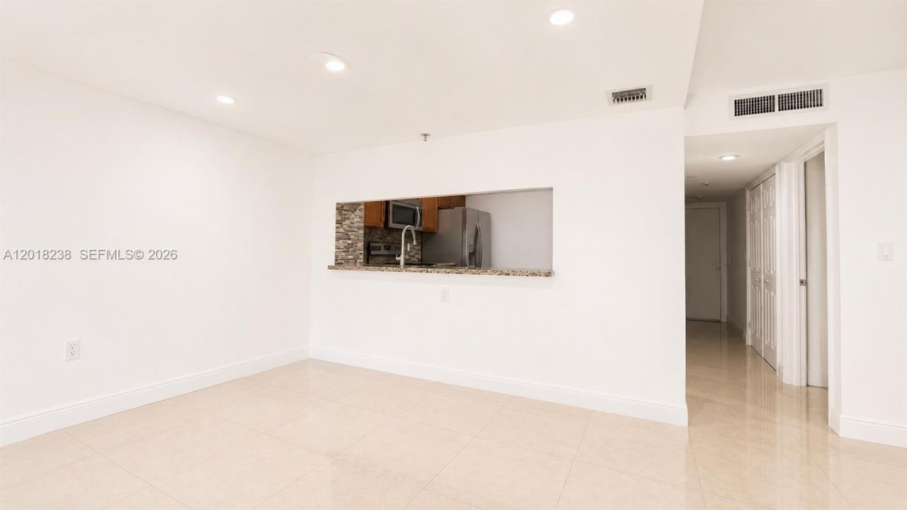 1621 Collins Ave, Unit 310, Miami Beach, FL 33139 Photo