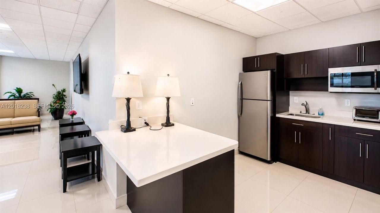 1621 Collins Ave, Unit 310, Miami Beach, FL 33139 Photo