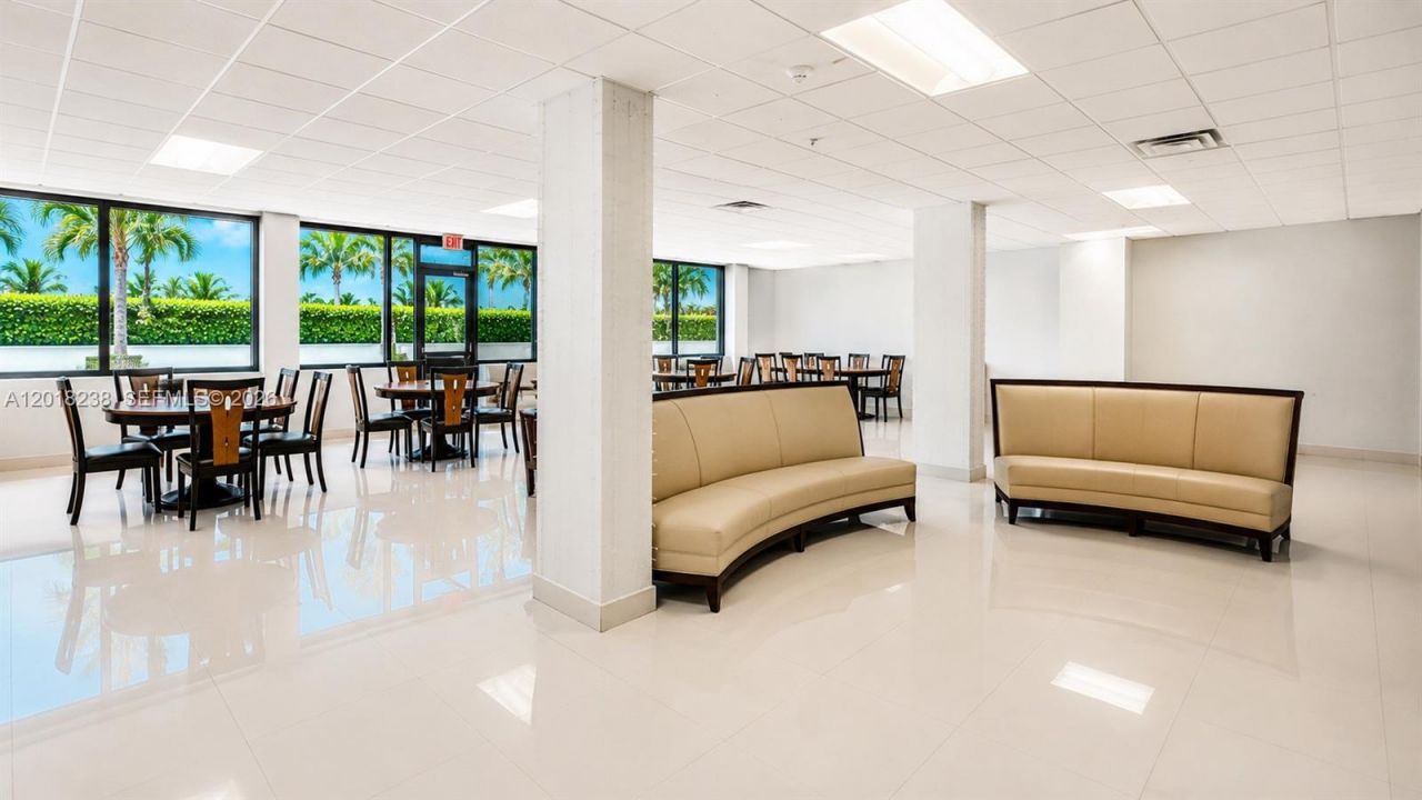 1621 Collins Ave, Unit 310, Miami Beach, FL 33139 Photo