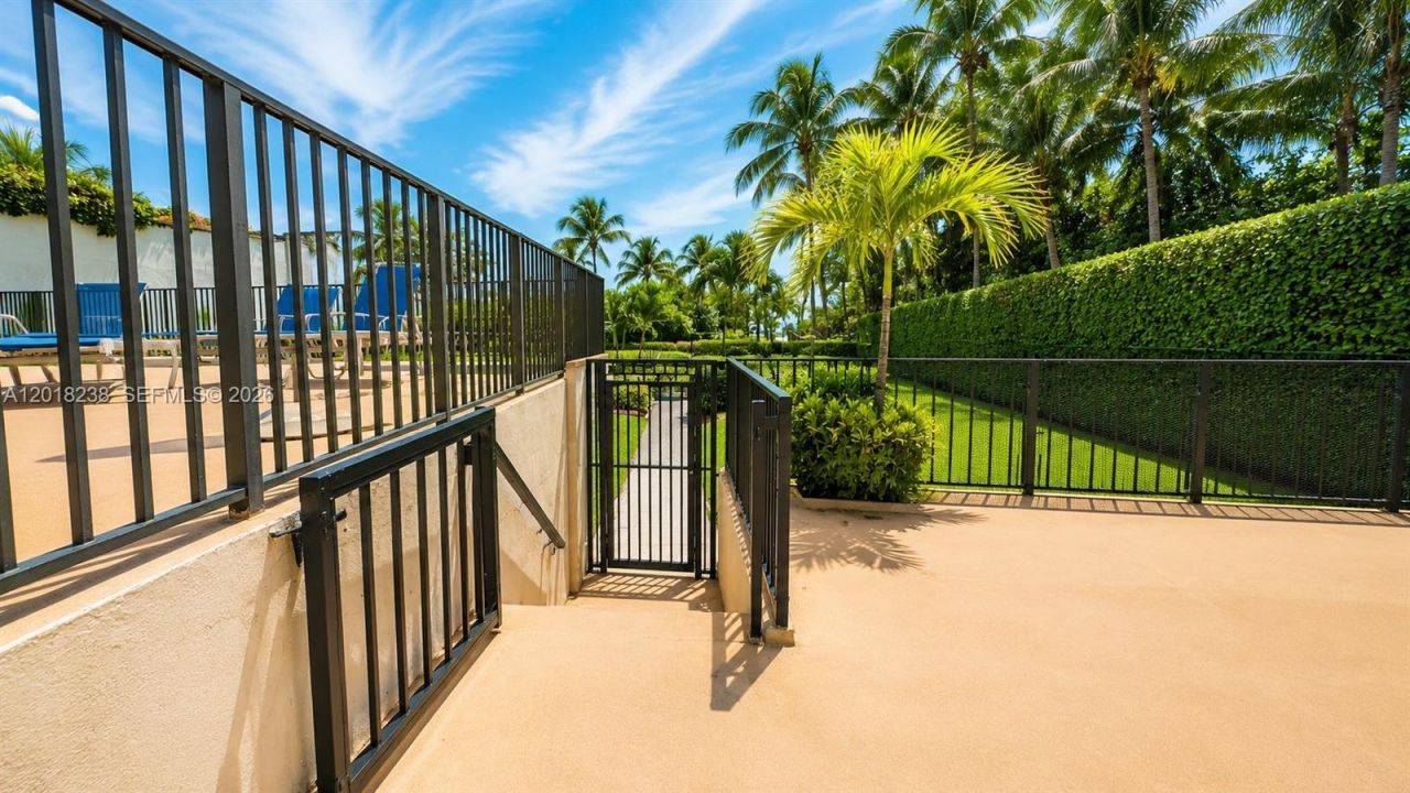 1621 Collins Ave, Unit 310, Miami Beach, FL 33139 Photo
