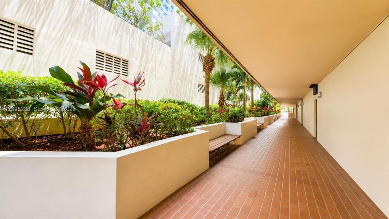 1621 Collins Ave, Unit 310, Miami Beach, FL 33139 Photo