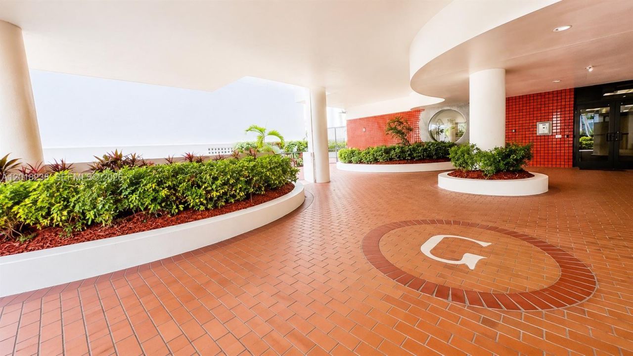 1621 Collins Ave, Unit 310, Miami Beach, FL 33139 Photo