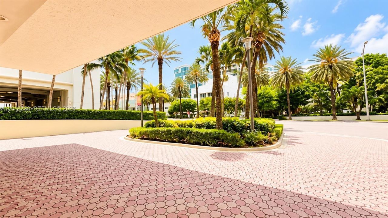 1621 Collins Ave, Unit 310, Miami Beach, FL 33139 Photo