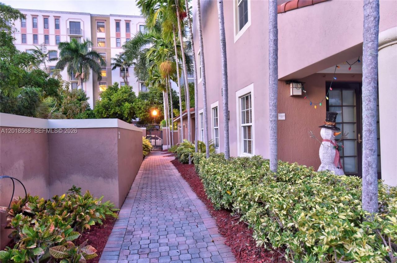 1919 Van Buren St , Unit 311A, Hollywood, FL 33020 Photo