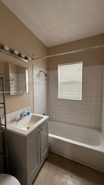646 NW 14th Ter , Unit APT EAST, Fort Lauderdale, FL 33311 Photo
