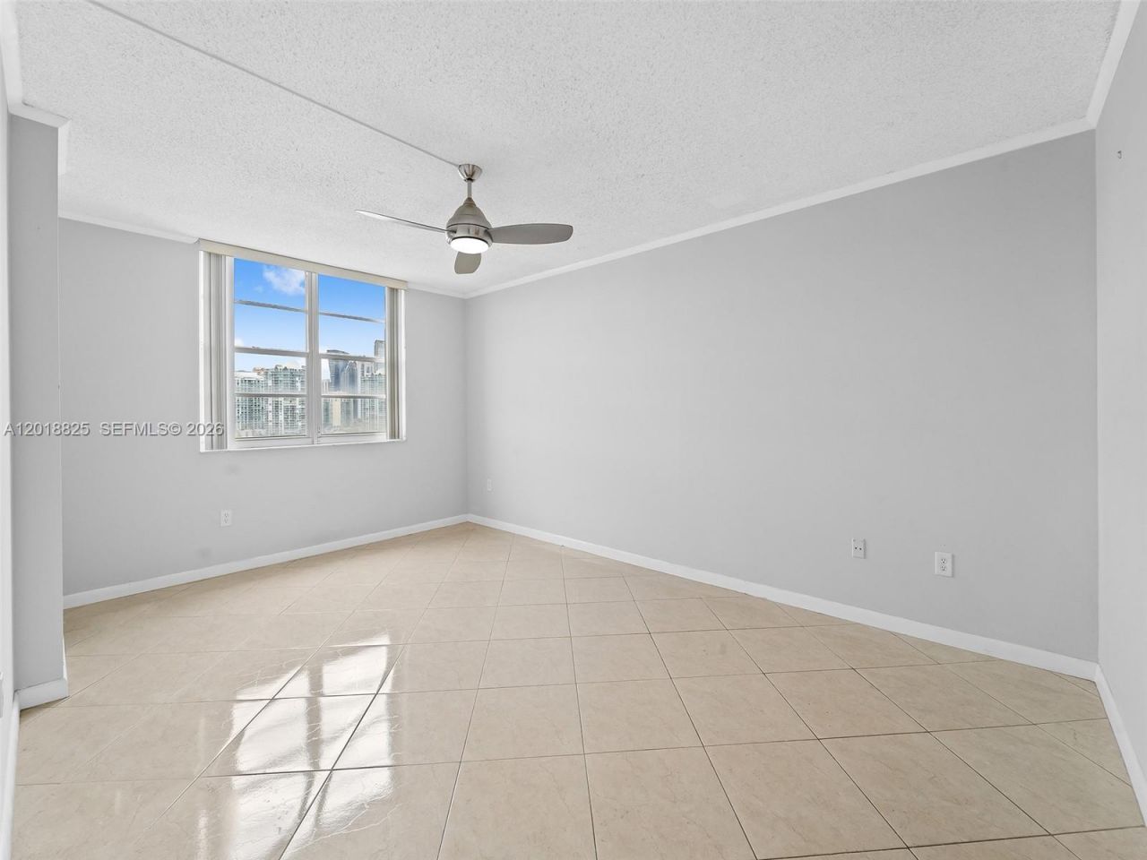 500 Bayview Dr , Unit 1421, Sunny Isles Beach, FL 33160 Photo